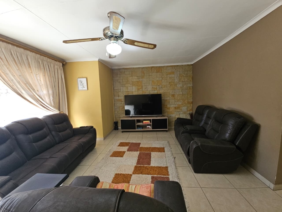 4 Bedroom Property for Sale in Barry Hertzog Park KwaZulu-Natal