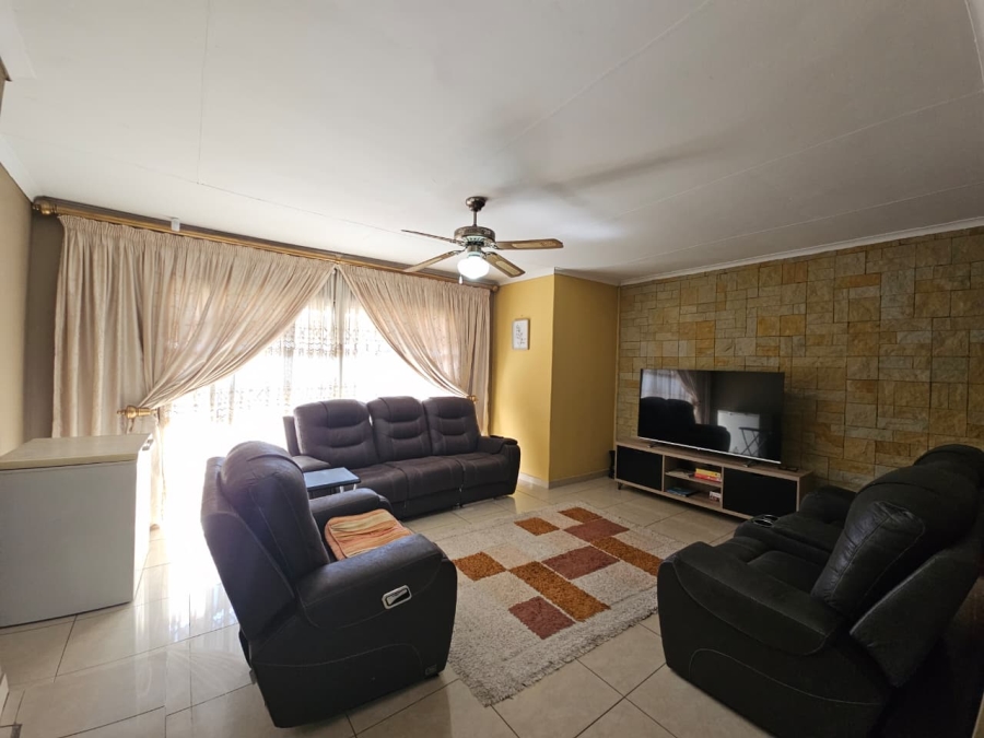 4 Bedroom Property for Sale in Barry Hertzog Park KwaZulu-Natal