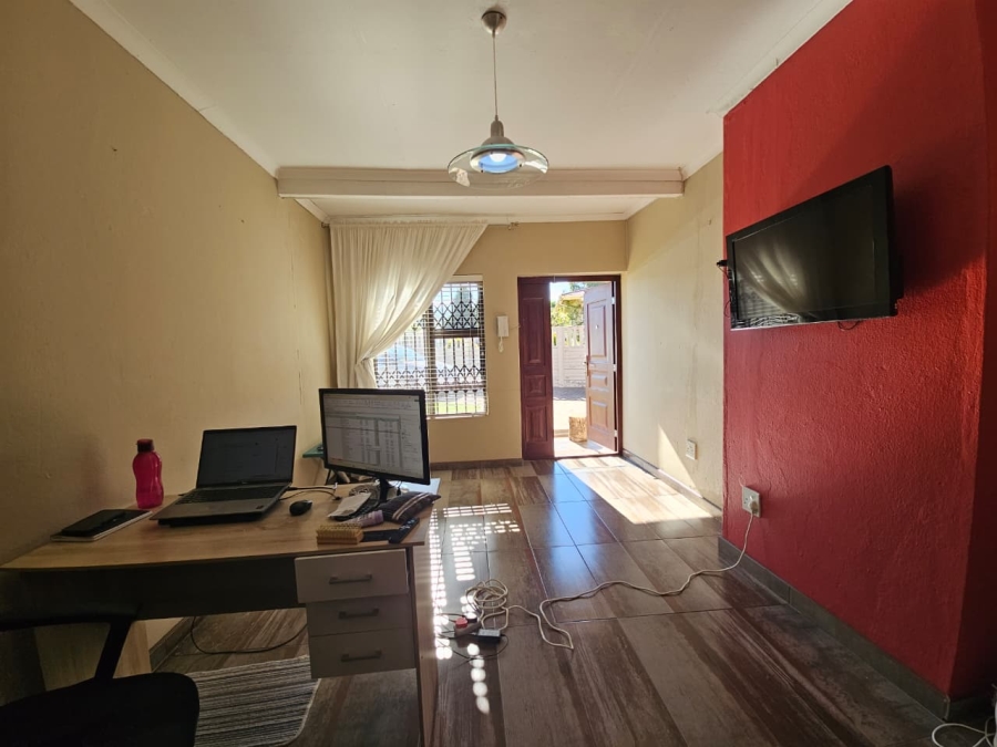 4 Bedroom Property for Sale in Barry Hertzog Park KwaZulu-Natal