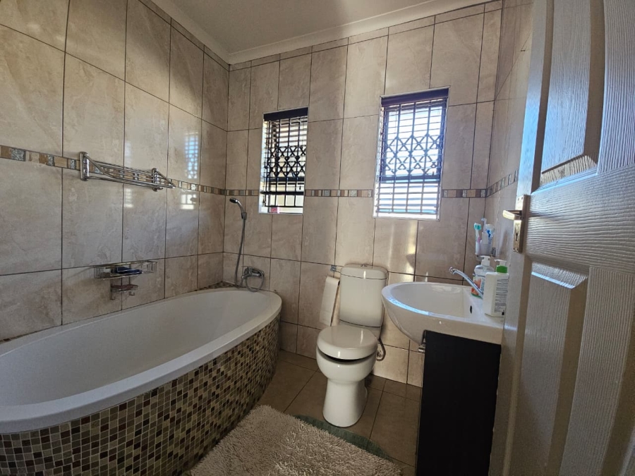 4 Bedroom Property for Sale in Barry Hertzog Park KwaZulu-Natal