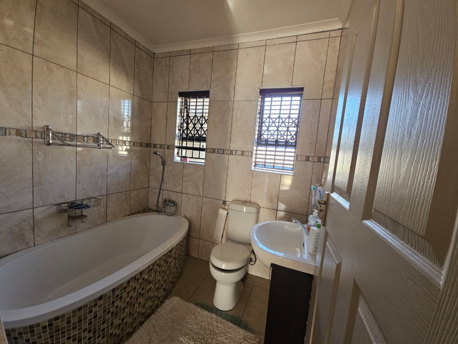 4 Bedroom Property for Sale in Barry Hertzog Park KwaZulu-Natal