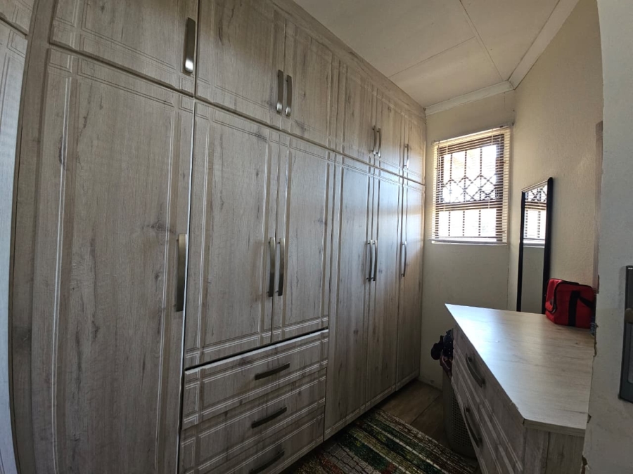 4 Bedroom Property for Sale in Barry Hertzog Park KwaZulu-Natal