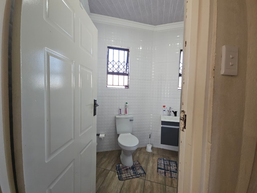 4 Bedroom Property for Sale in Barry Hertzog Park KwaZulu-Natal