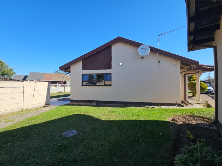 4 Bedroom Property for Sale in Barry Hertzog Park KwaZulu-Natal