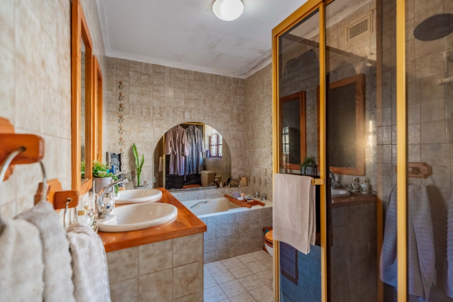3 Bedroom Property for Sale in Waterfall KwaZulu-Natal