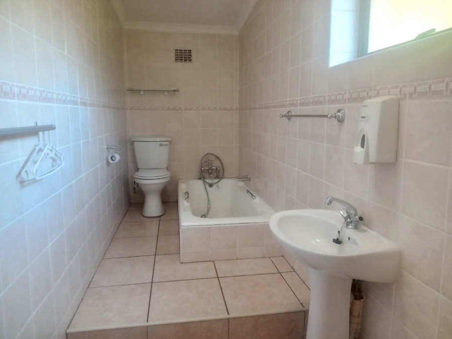 To Let 4 Bedroom Property for Rent in Ferncliffe KwaZulu-Natal