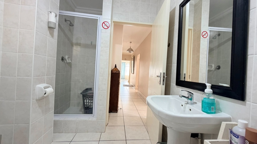 4 Bedroom Property for Sale in St Michaels On Sea KwaZulu-Natal