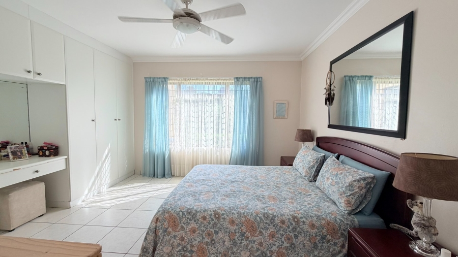 4 Bedroom Property for Sale in St Michaels On Sea KwaZulu-Natal