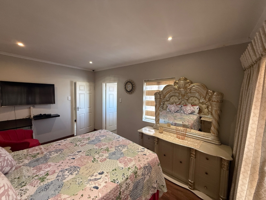 3 Bedroom Property for Sale in Raisethorpe KwaZulu-Natal