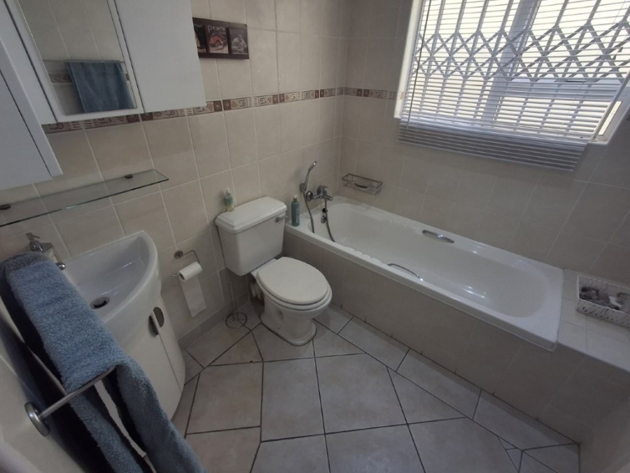 3 Bedroom Property for Sale in Shelly Beach KwaZulu-Natal