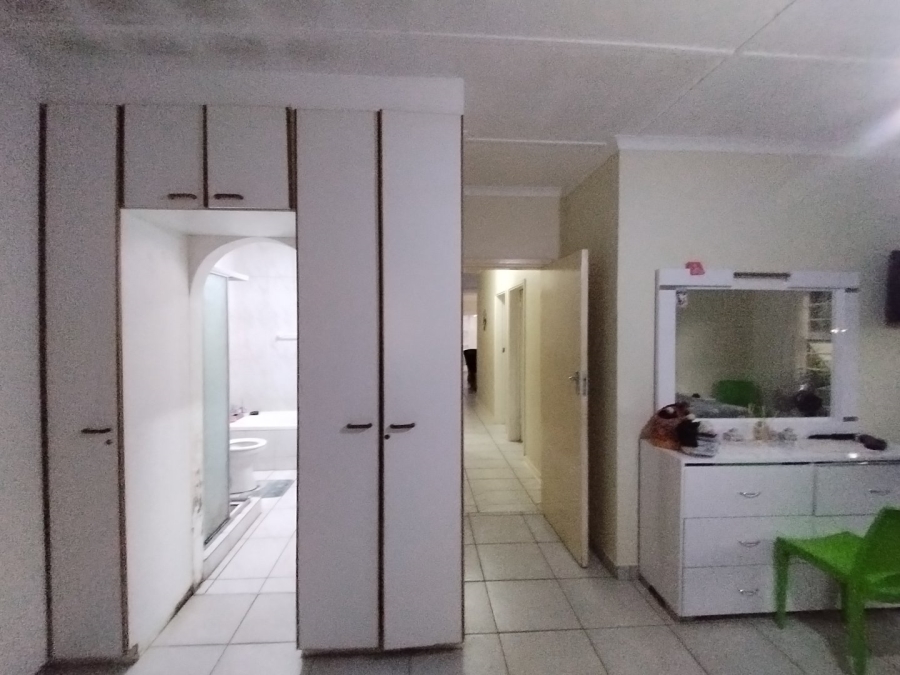 4 Bedroom Property for Sale in Uvongo KwaZulu-Natal