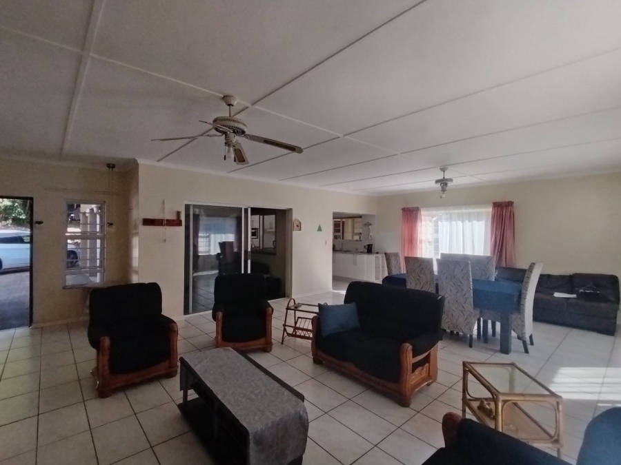 4 Bedroom Property for Sale in Uvongo KwaZulu-Natal