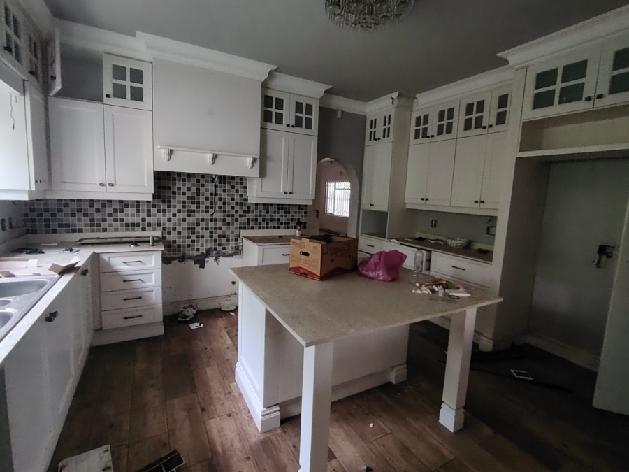 5 Bedroom Property for Sale in St Michaels On Sea KwaZulu-Natal
