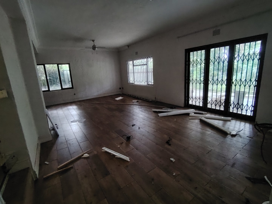 5 Bedroom Property for Sale in St Michaels On Sea KwaZulu-Natal