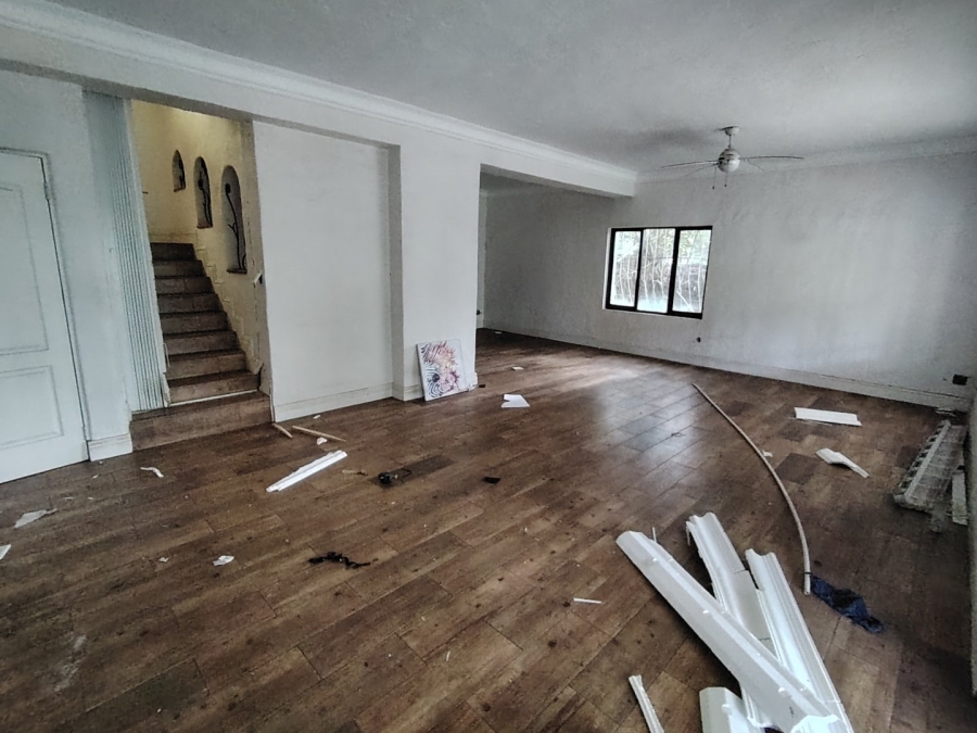 5 Bedroom Property for Sale in St Michaels On Sea KwaZulu-Natal