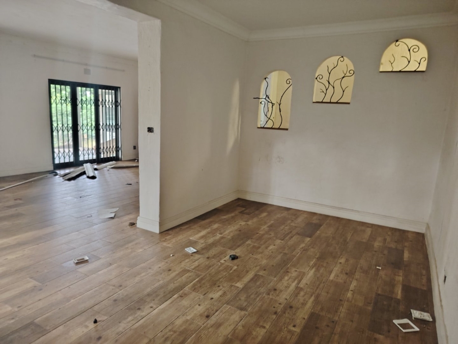 5 Bedroom Property for Sale in St Michaels On Sea KwaZulu-Natal