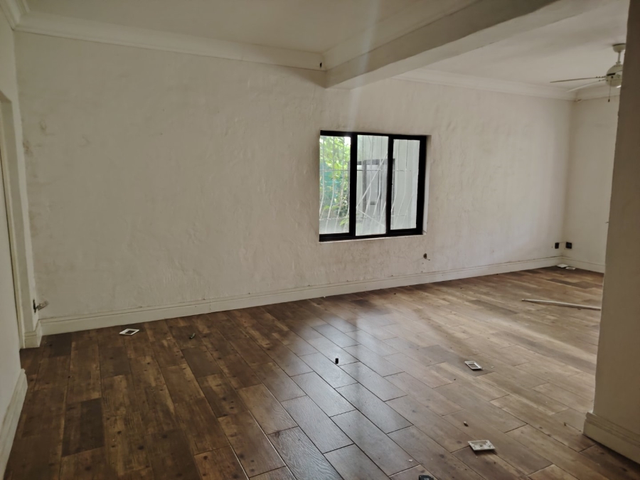 5 Bedroom Property for Sale in St Michaels On Sea KwaZulu-Natal