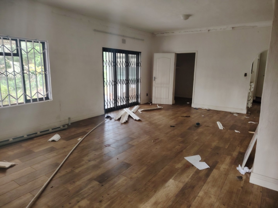 5 Bedroom Property for Sale in St Michaels On Sea KwaZulu-Natal