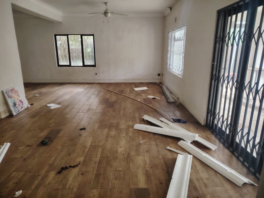 5 Bedroom Property for Sale in St Michaels On Sea KwaZulu-Natal