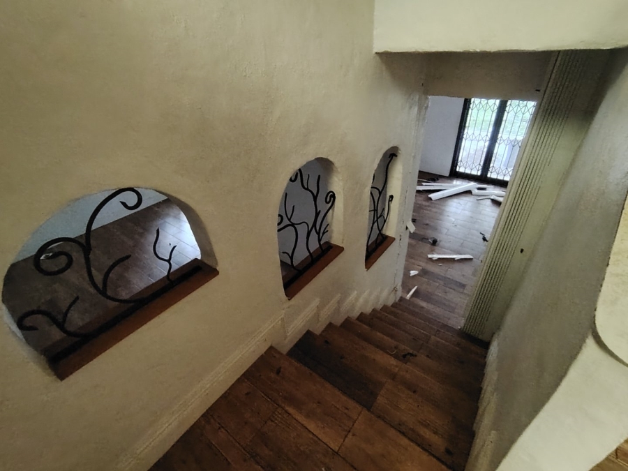 5 Bedroom Property for Sale in St Michaels On Sea KwaZulu-Natal