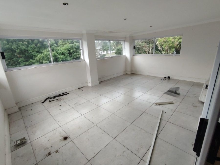 5 Bedroom Property for Sale in St Michaels On Sea KwaZulu-Natal