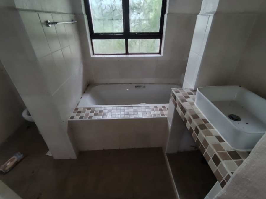5 Bedroom Property for Sale in St Michaels On Sea KwaZulu-Natal