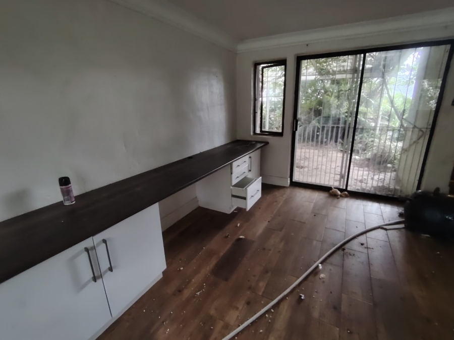 5 Bedroom Property for Sale in St Michaels On Sea KwaZulu-Natal