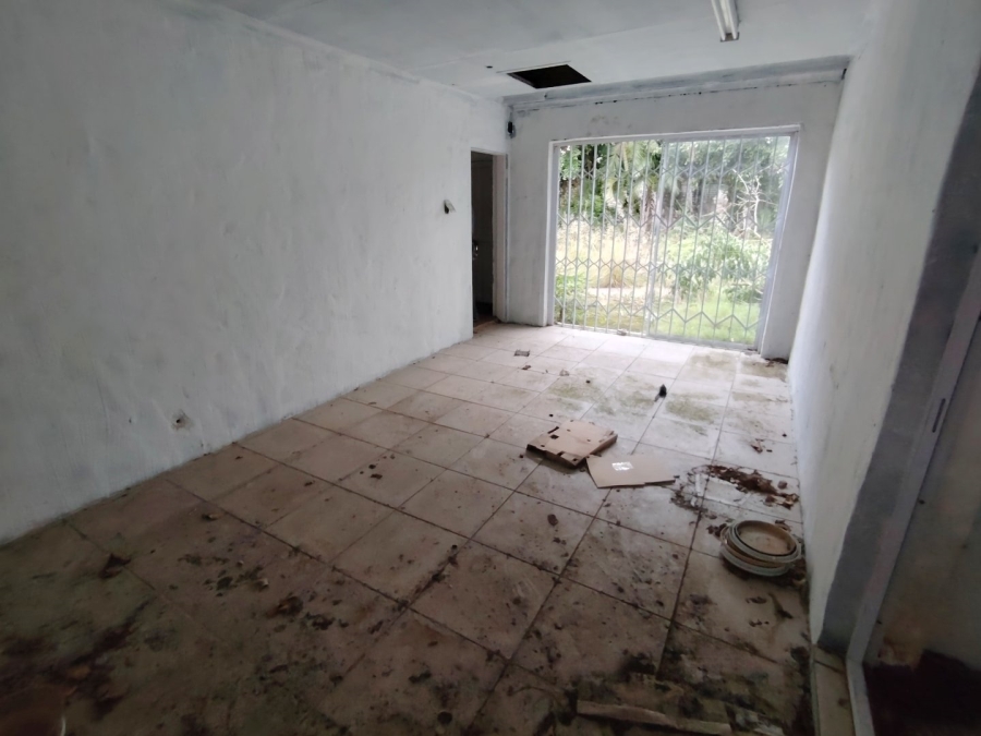 5 Bedroom Property for Sale in St Michaels On Sea KwaZulu-Natal