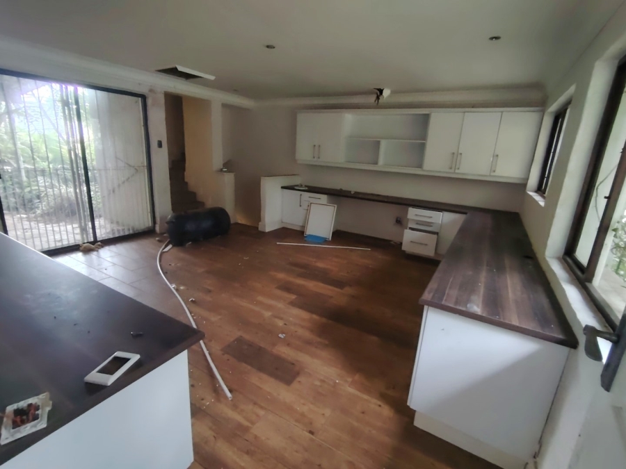 5 Bedroom Property for Sale in St Michaels On Sea KwaZulu-Natal