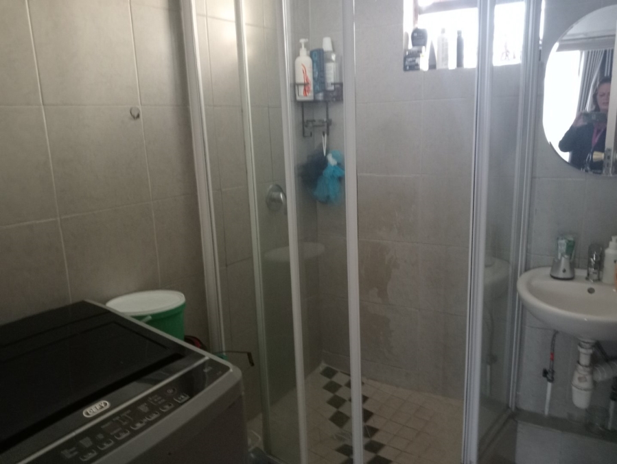 2 Bedroom Property for Sale in Pinetown North Industria KwaZulu-Natal