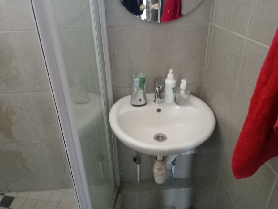 2 Bedroom Property for Sale in Pinetown North Industria KwaZulu-Natal