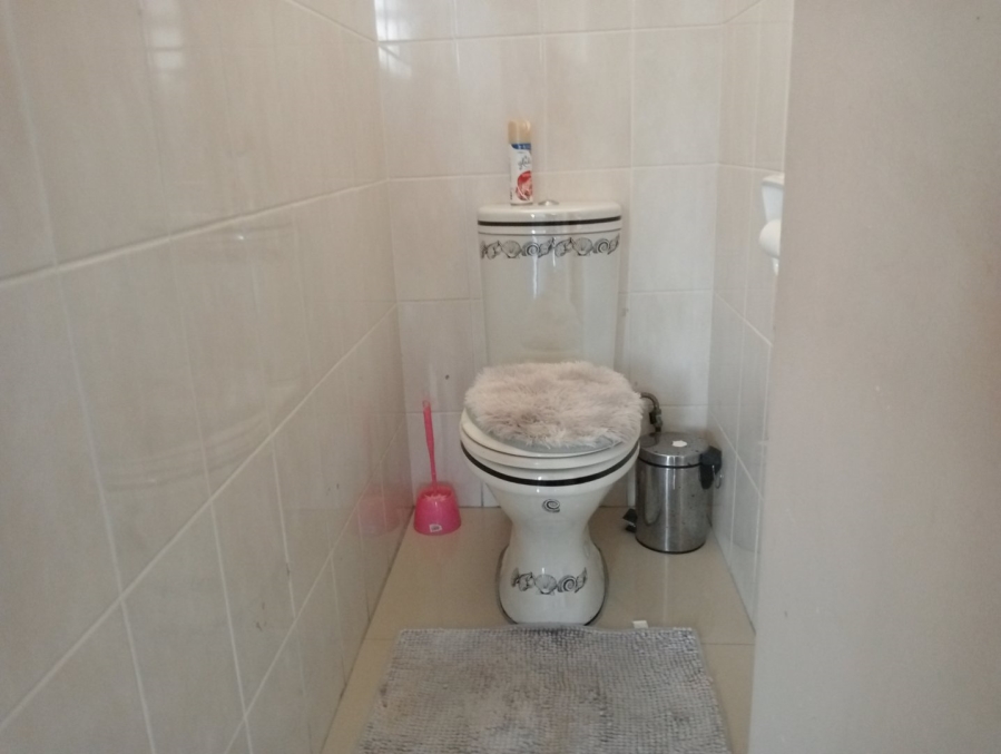 2 Bedroom Property for Sale in Pinetown North Industria KwaZulu-Natal