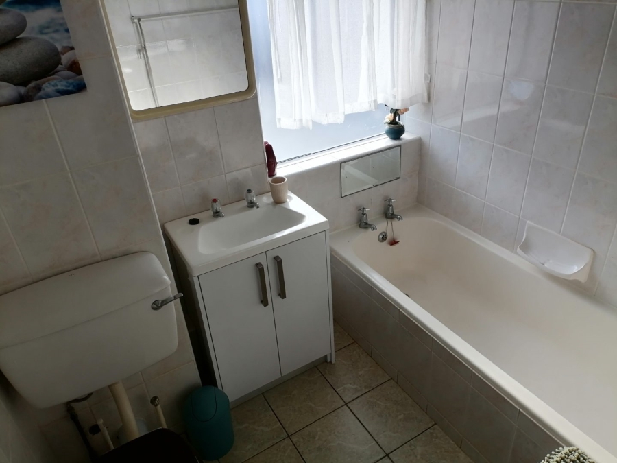 2 Bedroom Property for Sale in Margate Beach KwaZulu-Natal