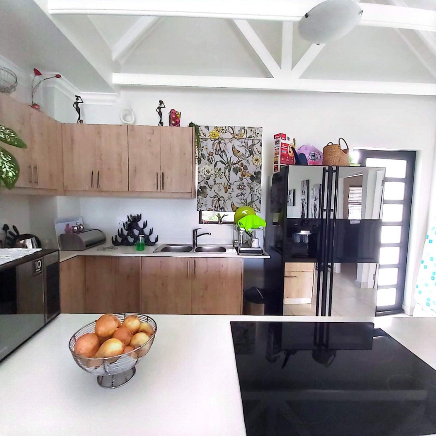 2 Bedroom Property for Sale in Kloof KwaZulu-Natal