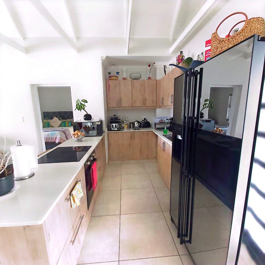 2 Bedroom Property for Sale in Kloof KwaZulu-Natal