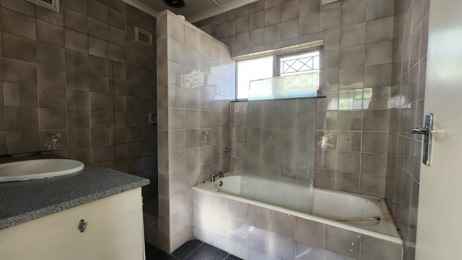 2 Bedroom Property for Sale in St Michaels On Sea KwaZulu-Natal