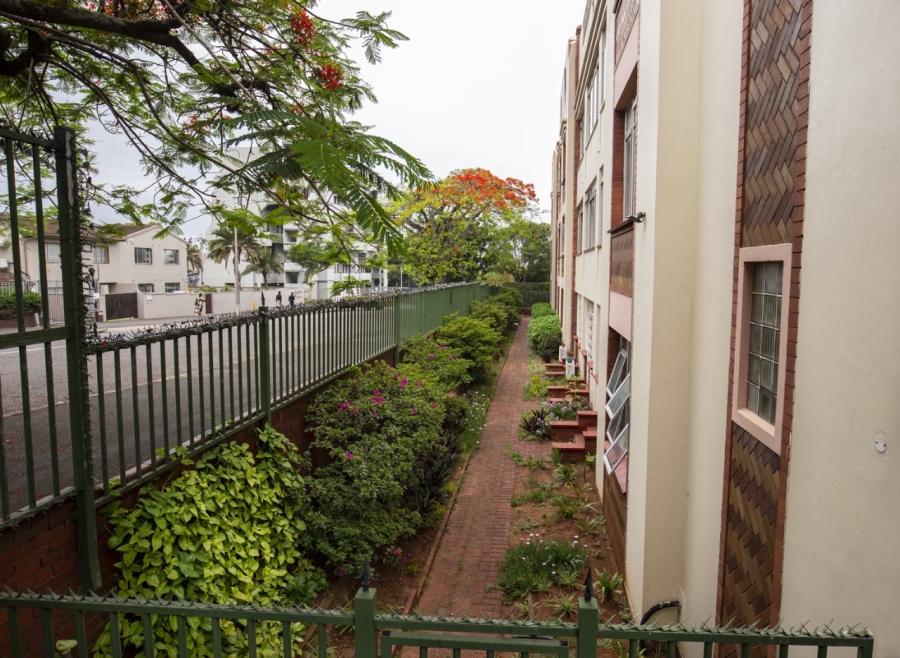 1 Bedroom Property for Sale in Essenwood KwaZulu-Natal