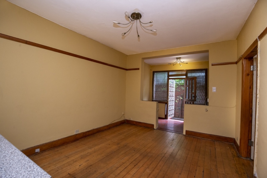 1 Bedroom Property for Sale in Essenwood KwaZulu-Natal
