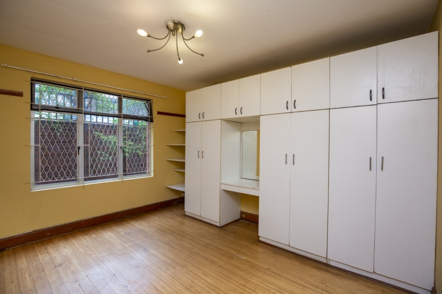 1 Bedroom Property for Sale in Essenwood KwaZulu-Natal