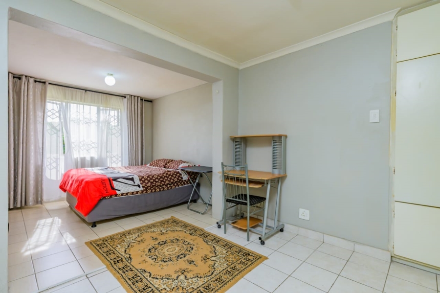 4 Bedroom Property for Sale in Queensburgh KwaZulu-Natal
