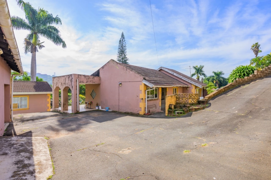 4 Bedroom Property for Sale in Queensburgh KwaZulu-Natal