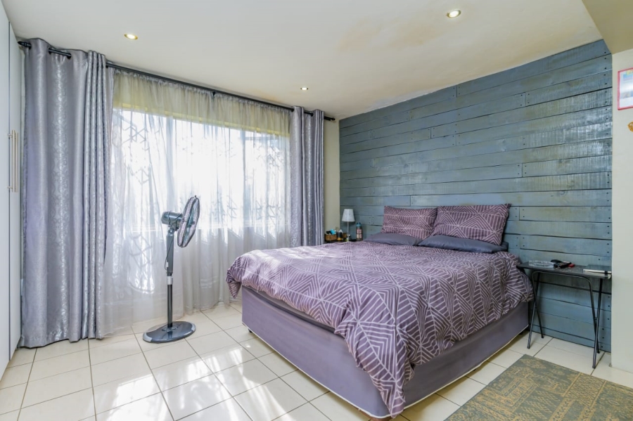 4 Bedroom Property for Sale in Queensburgh KwaZulu-Natal