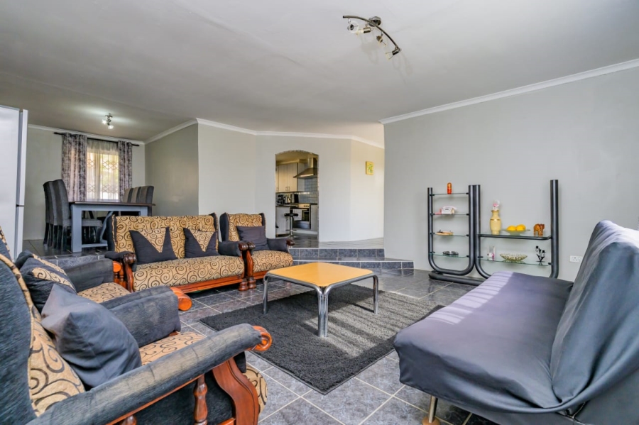 4 Bedroom Property for Sale in Queensburgh KwaZulu-Natal