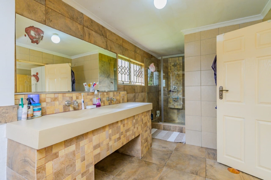 4 Bedroom Property for Sale in Queensburgh KwaZulu-Natal