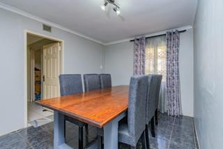 4 Bedroom Property for Sale in Queensburgh KwaZulu-Natal