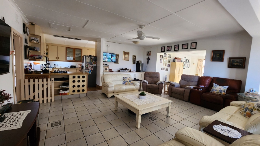 6 Bedroom Property for Sale in Sea Park KwaZulu-Natal