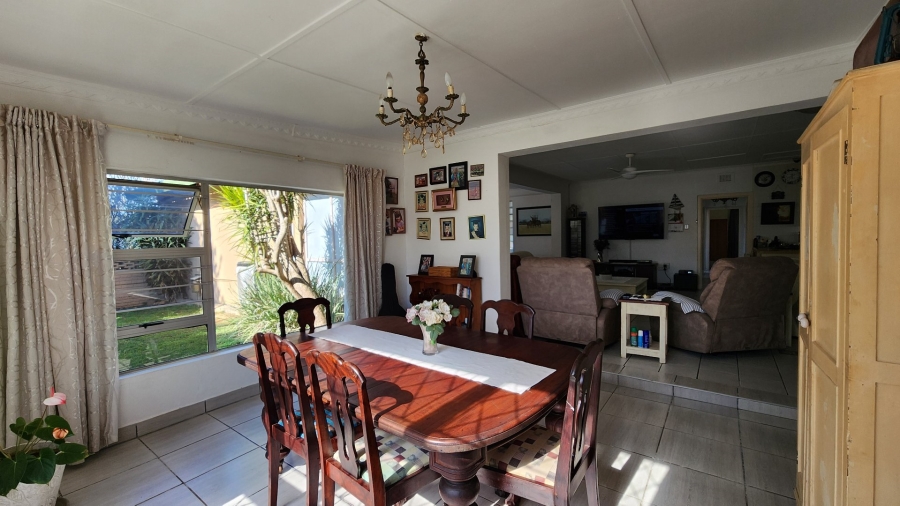 6 Bedroom Property for Sale in Sea Park KwaZulu-Natal