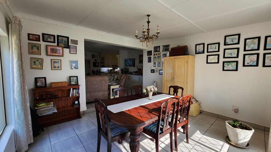 6 Bedroom Property for Sale in Sea Park KwaZulu-Natal