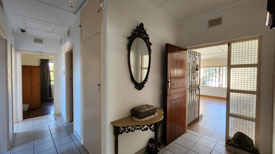 6 Bedroom Property for Sale in Sea Park KwaZulu-Natal