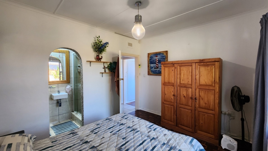 6 Bedroom Property for Sale in Sea Park KwaZulu-Natal
